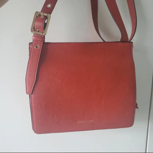 Calvin Klein Havana Women's Over Shoulder Crossbody Side Bag in Burned Orange - Picture 2 of 4